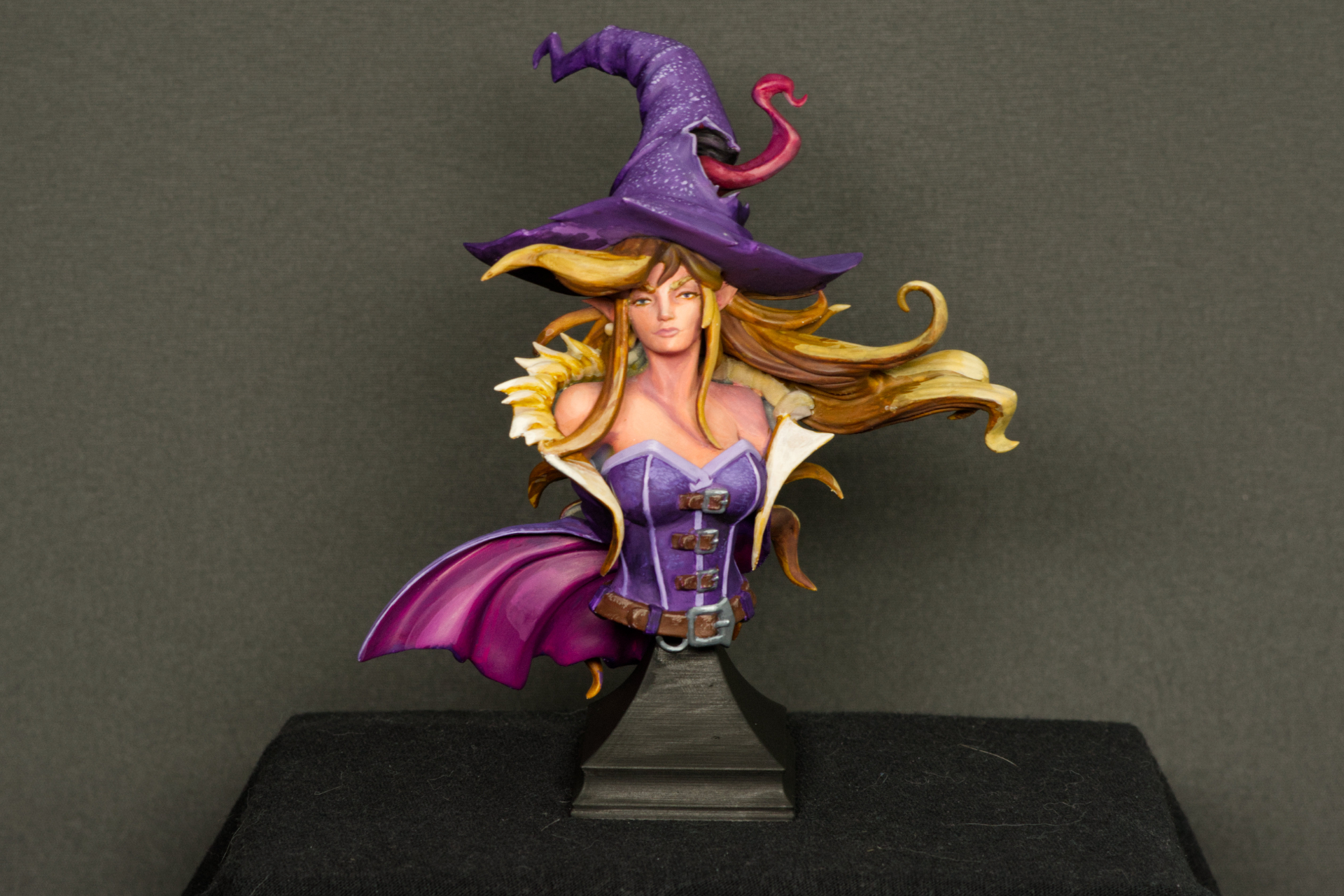 Featured image of post Fiora Goode Bust Painting Journal